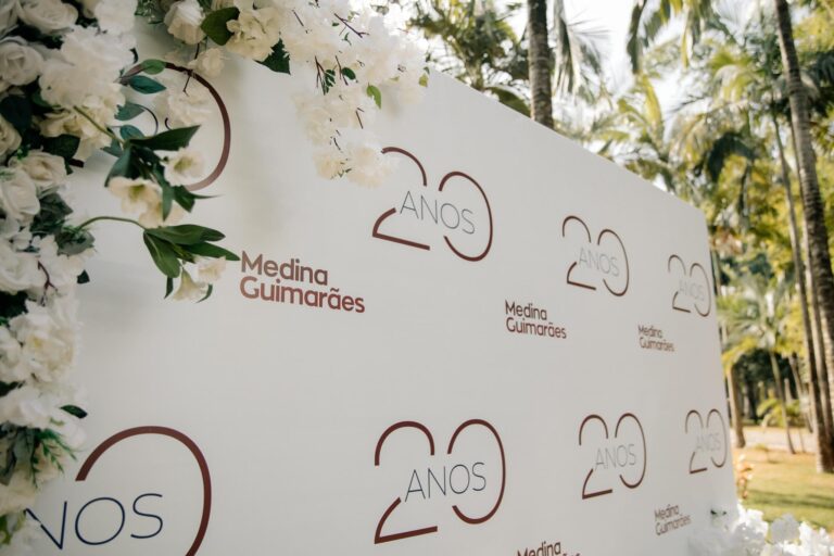 Medina Guimarães - 20 Anos em Perspectiva