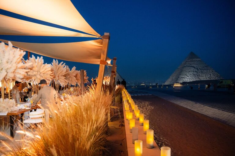 Jantar no Khufu's