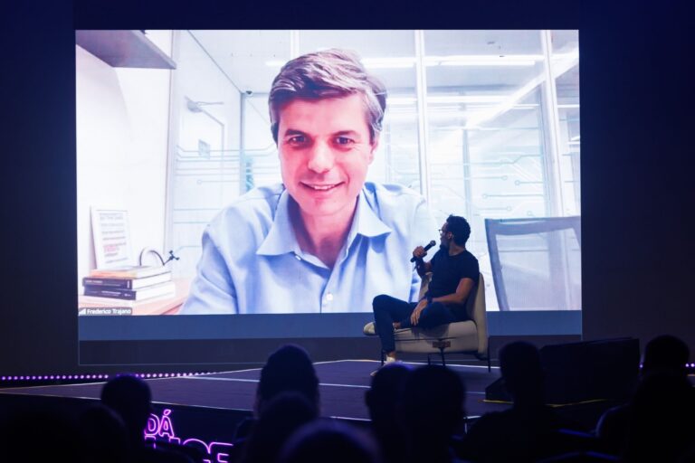 Dá Licença Pouso Alegre(MG), evento realizado pela Glue, palestra empresarial, Fred Trajano - CEO do Magalu + Igor Remigio CEO do Aiqfome