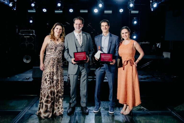 Evento Medina Guimarães - 20 Anos em Perspectiva, realizado pela Glue na Chácara Vida, Dr. Medina e Dr. Guimarães e esposas