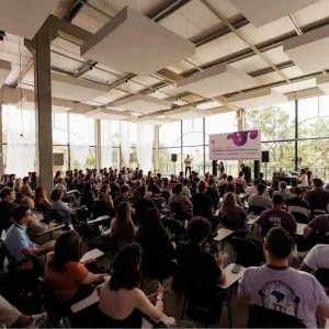 Evento empresarial Aiqfome - Dá Licença Pouso Alegre, realizado pela Glue - palestra Aiqfome