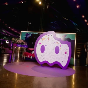 Evento empresarial realizado pela Glue para o Aiqfome: Aniversário 18 anos, bobbie goods da logo da empresa